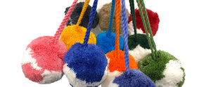hanging-pom-pom-balls-IT.jpg