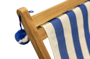blue-pom-pom-on-blue-white-deckchair_soccer.jpg