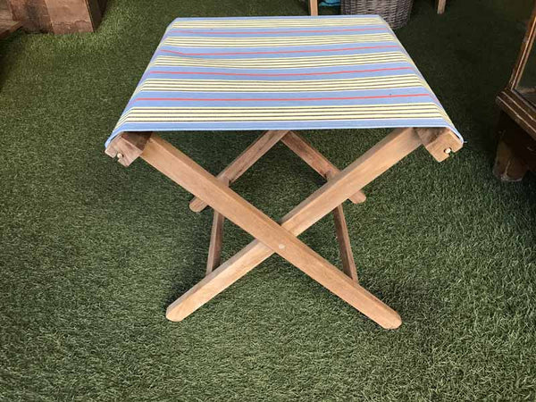 folding-wooden-stool-majorette.jpg