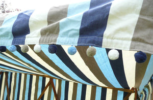 jumping-sun-shelter-pompom-trim.jpg