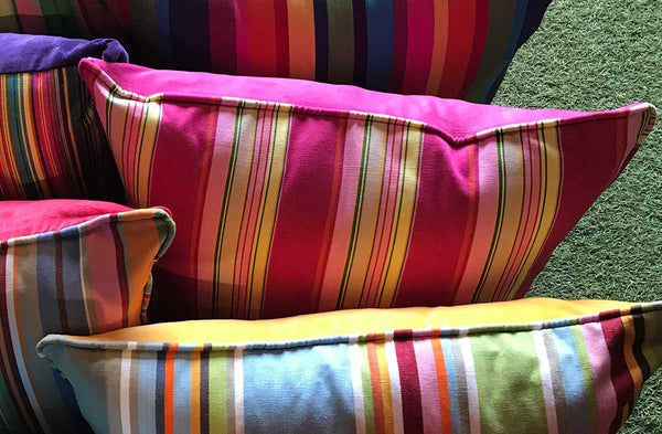 pink-velvet-piped-hnh-cushion.jpg