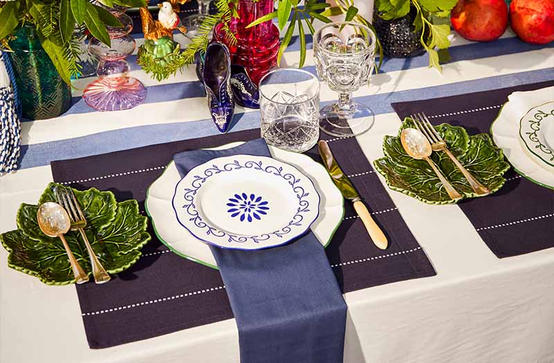placemats-navy-blue-white-stripe-closeup-ls.jpg