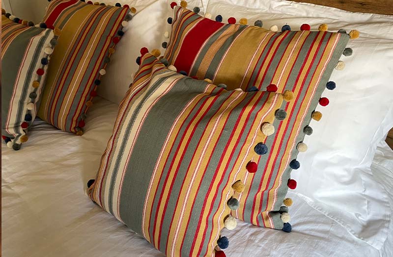 pompom-cushion-covers-bed-sculling-stripe-ls.jpg
