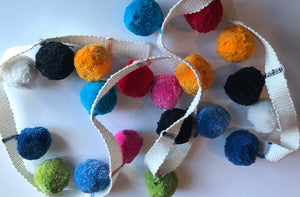 pompom-fringe-multi-colour-lg_gliding.jpg