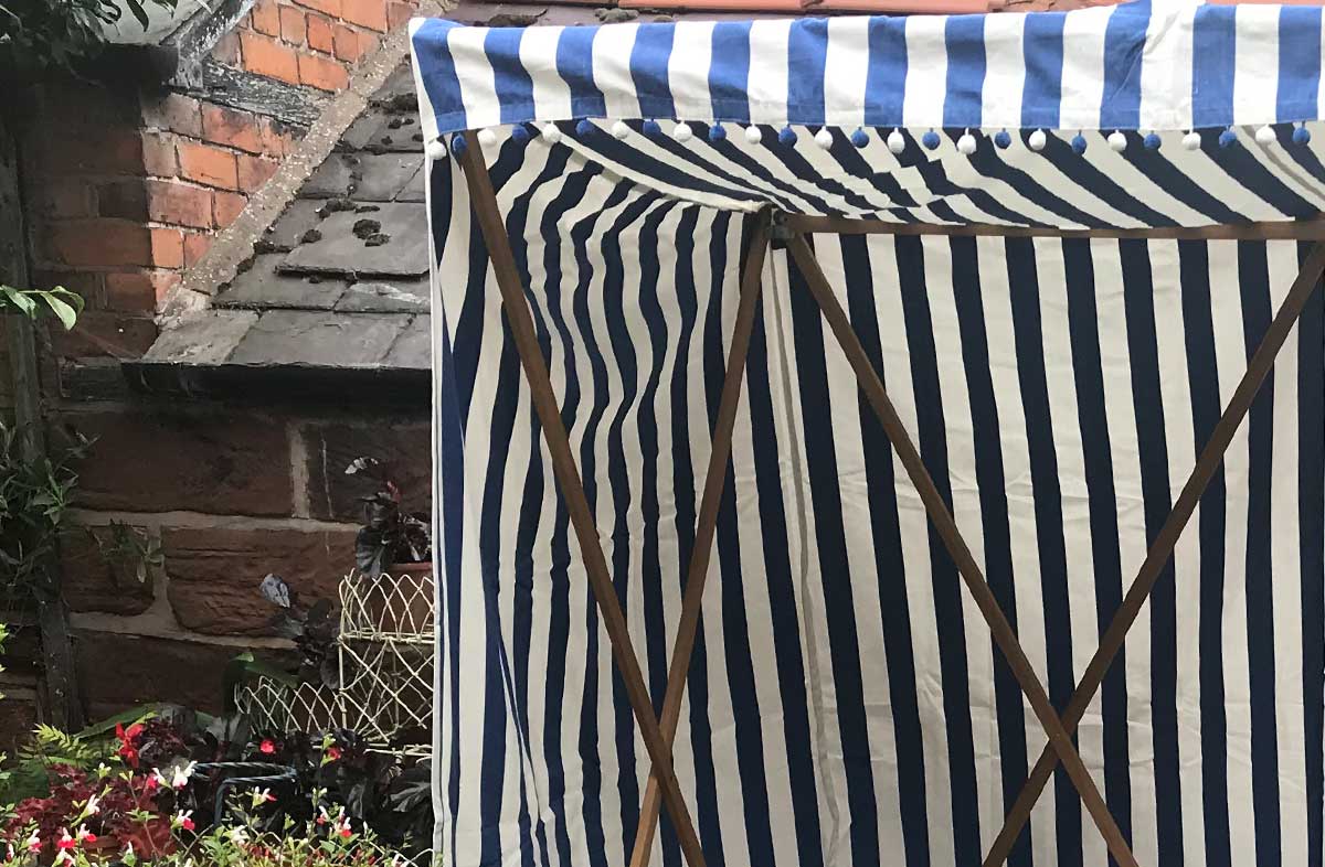 soccer-sun-shelter-pompoms.jpg