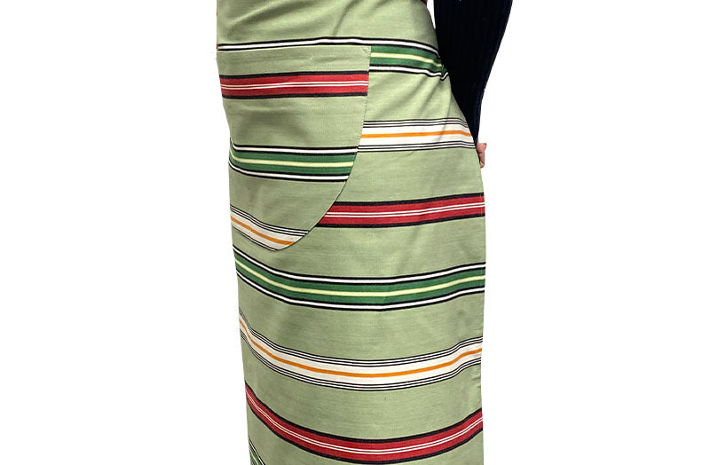 stripe-apron-clock-golf-stripe-side-close.jpg
