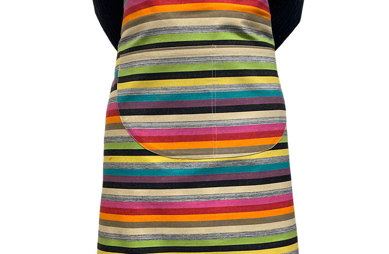 stripe-apron-rappelling-stripe-close.jpg